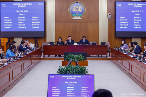 Багш, эмч нарын цалинг нэмэгдүүлэх тухай асуудлаар ажлын хэсэг байгуулах өргөдлийг хэлэлцлээ